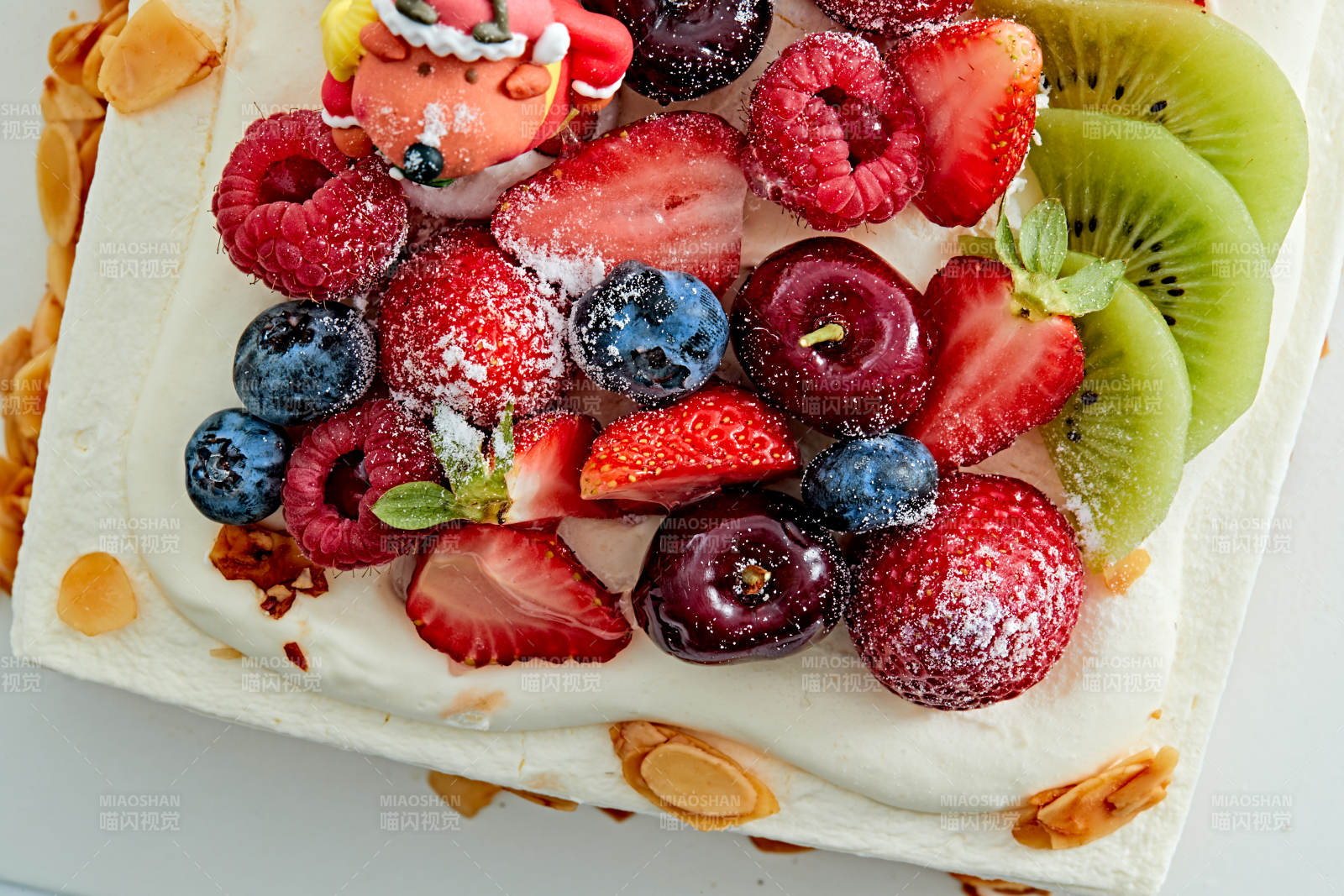 鲜果乳脂奶油芒果夹心奶酪蛋糕图片