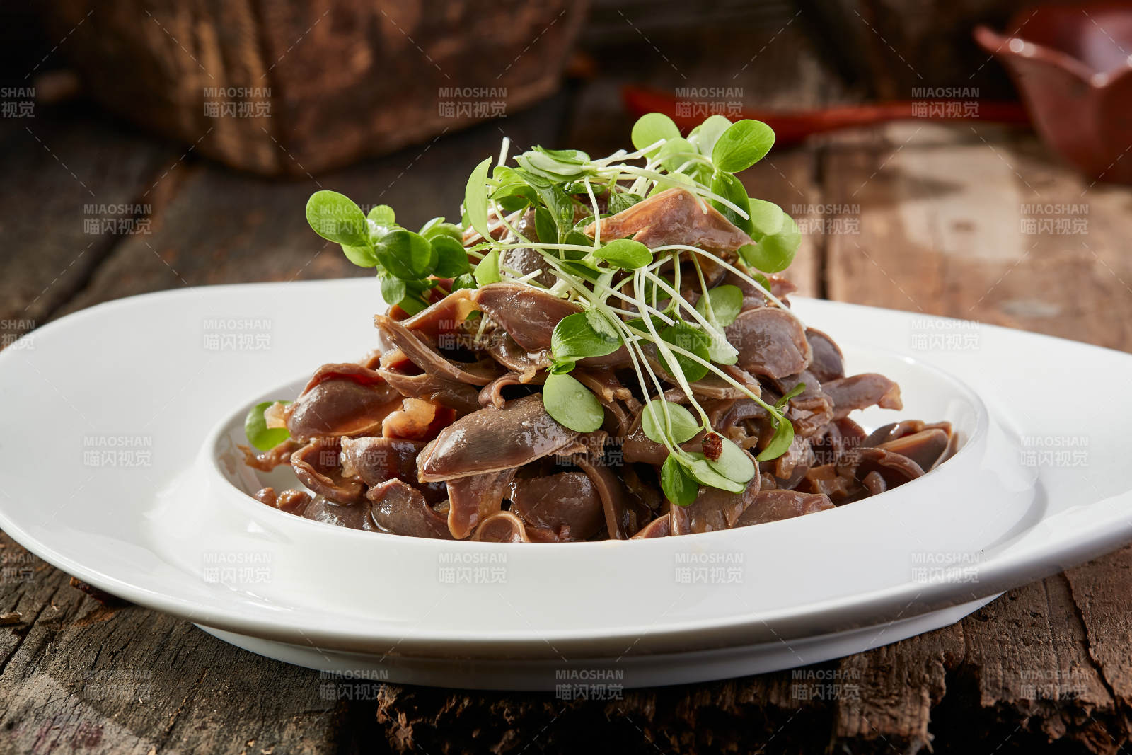 香椿苗凉拌鸡胗花图片