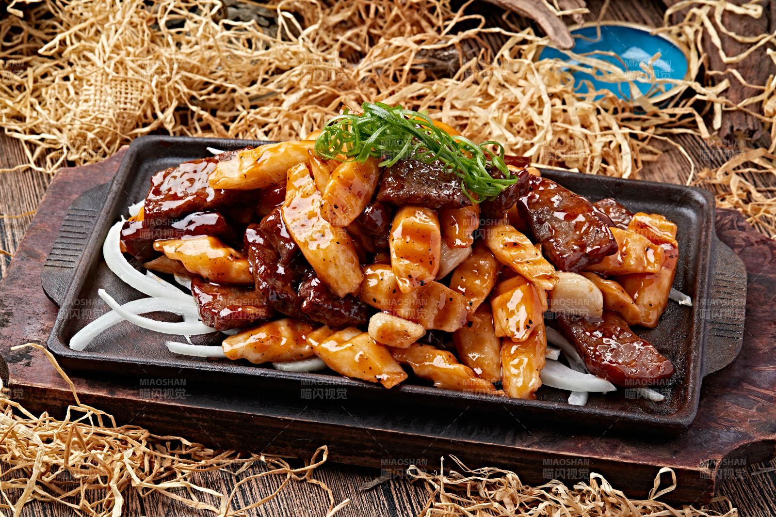 铁板黑椒薯香牛柳图片