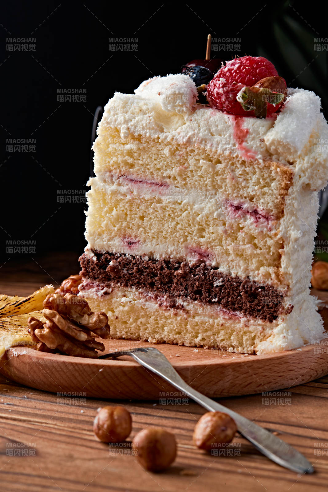 鲜水果椰蓉雪花生日蛋糕图片