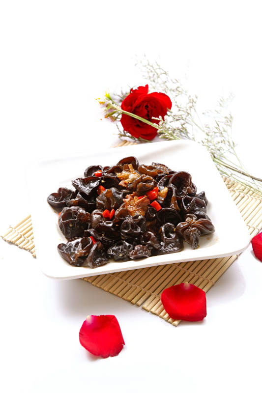 米椒黑木耳炒五花肉图片