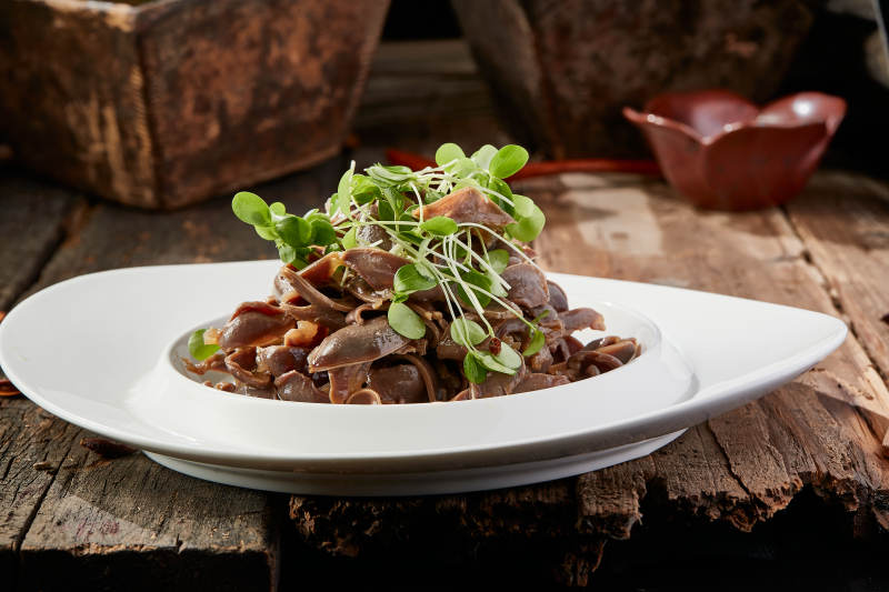 香椿苗凉拌鸡胗花图片