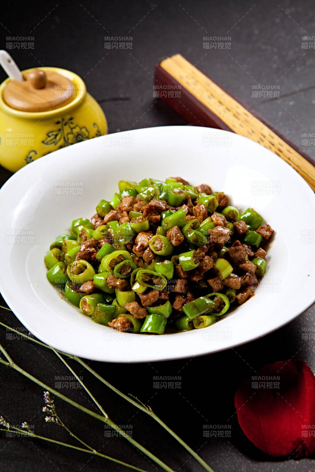 米椒辣炒肉丁图片