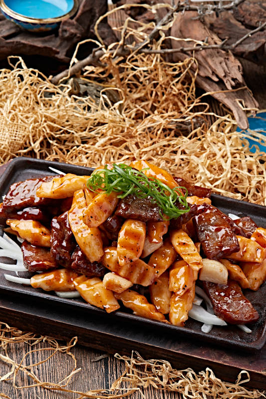 铁板黑椒薯香牛柳图片