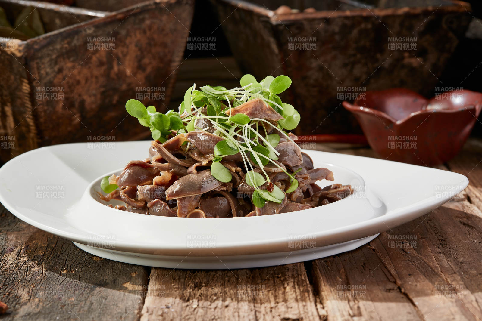 香椿苗凉拌鸡胗花图片