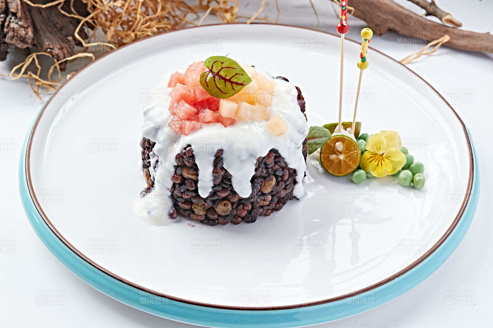 果粒酸奶蜜豆葡萄干图片