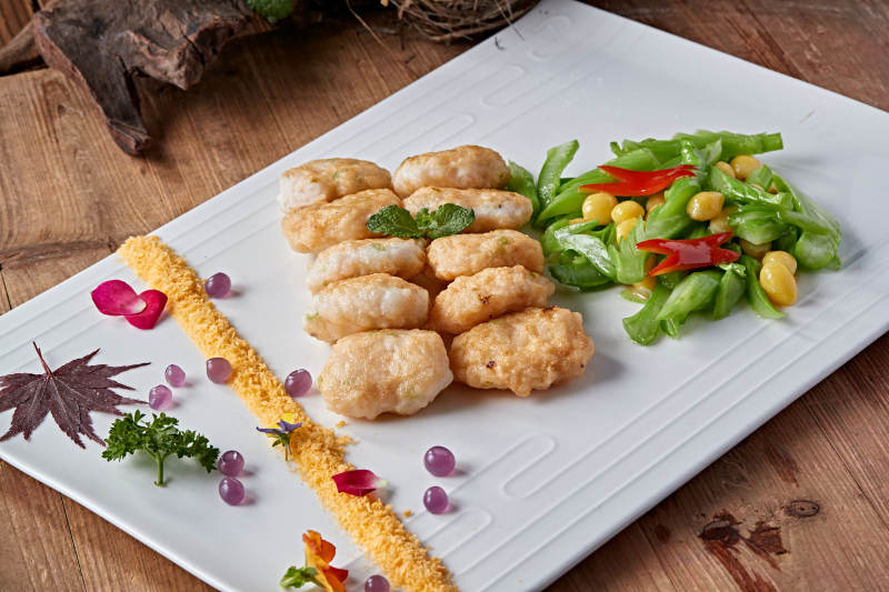 西芹银杏配虾饼图片