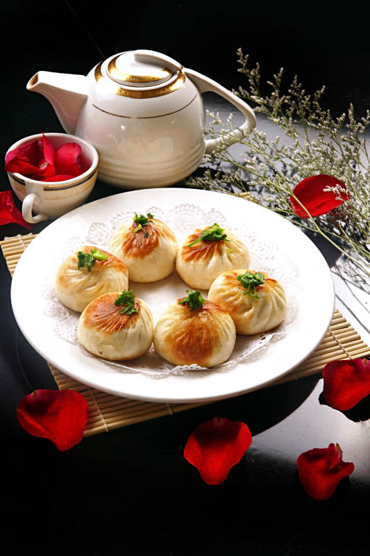 葱香烤包子图片