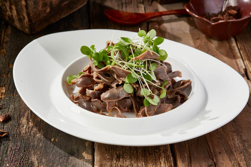 香椿苗凉拌鸡胗花图片