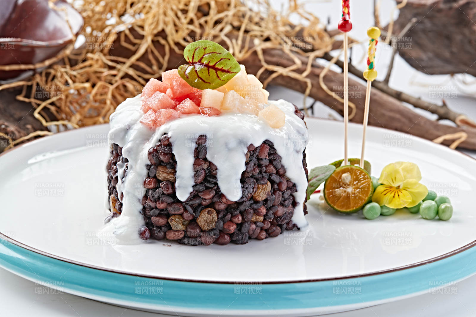 果粒酸奶蜜豆葡萄干图片