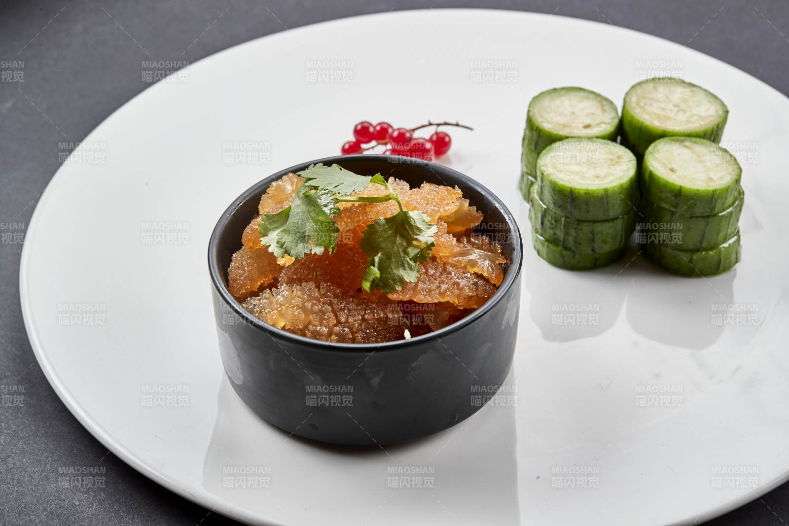 美味凉菜清乳瓜配老醋蜇皮图片