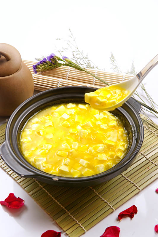 砂锅蟹黄豆腐煲图片