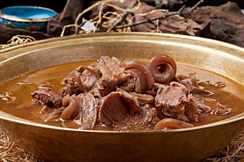 铜锅黄焖带皮驴肉图片