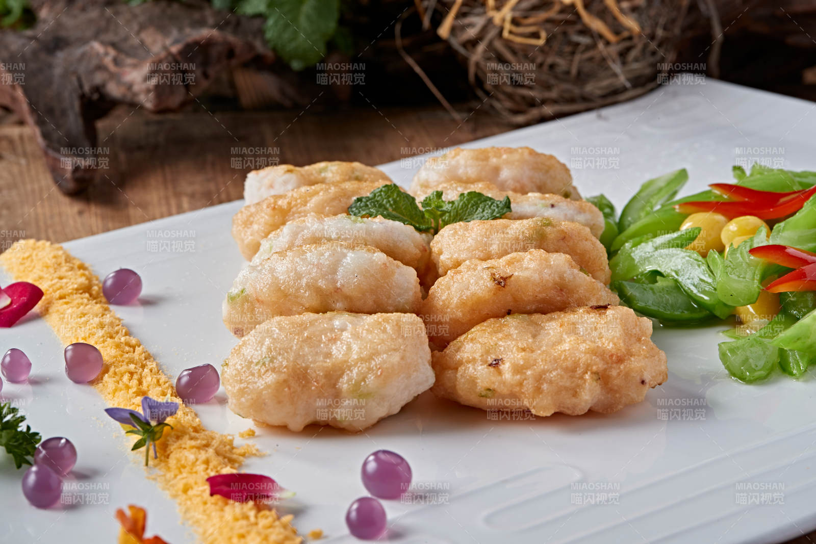 西芹银杏配虾饼图片