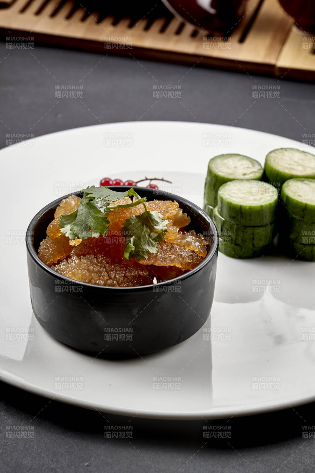 美味凉菜清乳瓜配老醋蜇皮图片