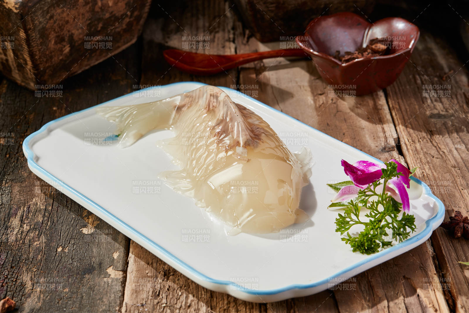 全鱼宴水晶鱼冻图片