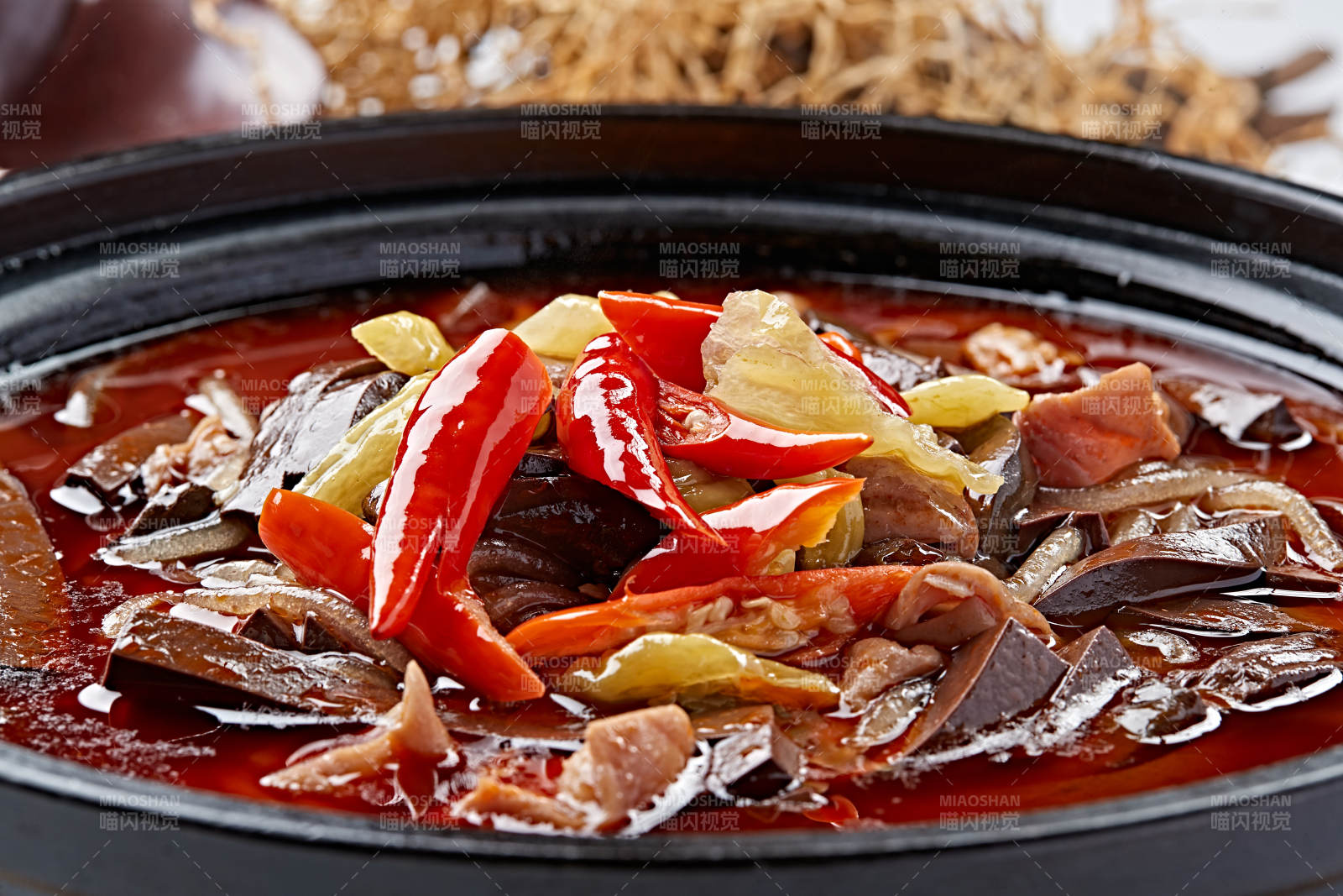 砂锅红油香辣鸭血泡椒肥肠粉丝煲图片