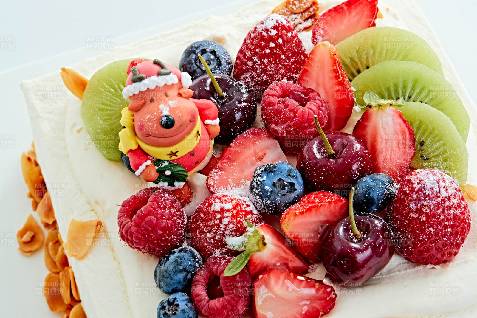 鲜果乳脂奶油芒果夹心奶酪蛋糕图片