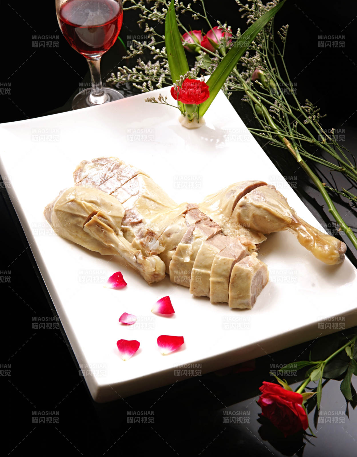 白切盐水鸭图片