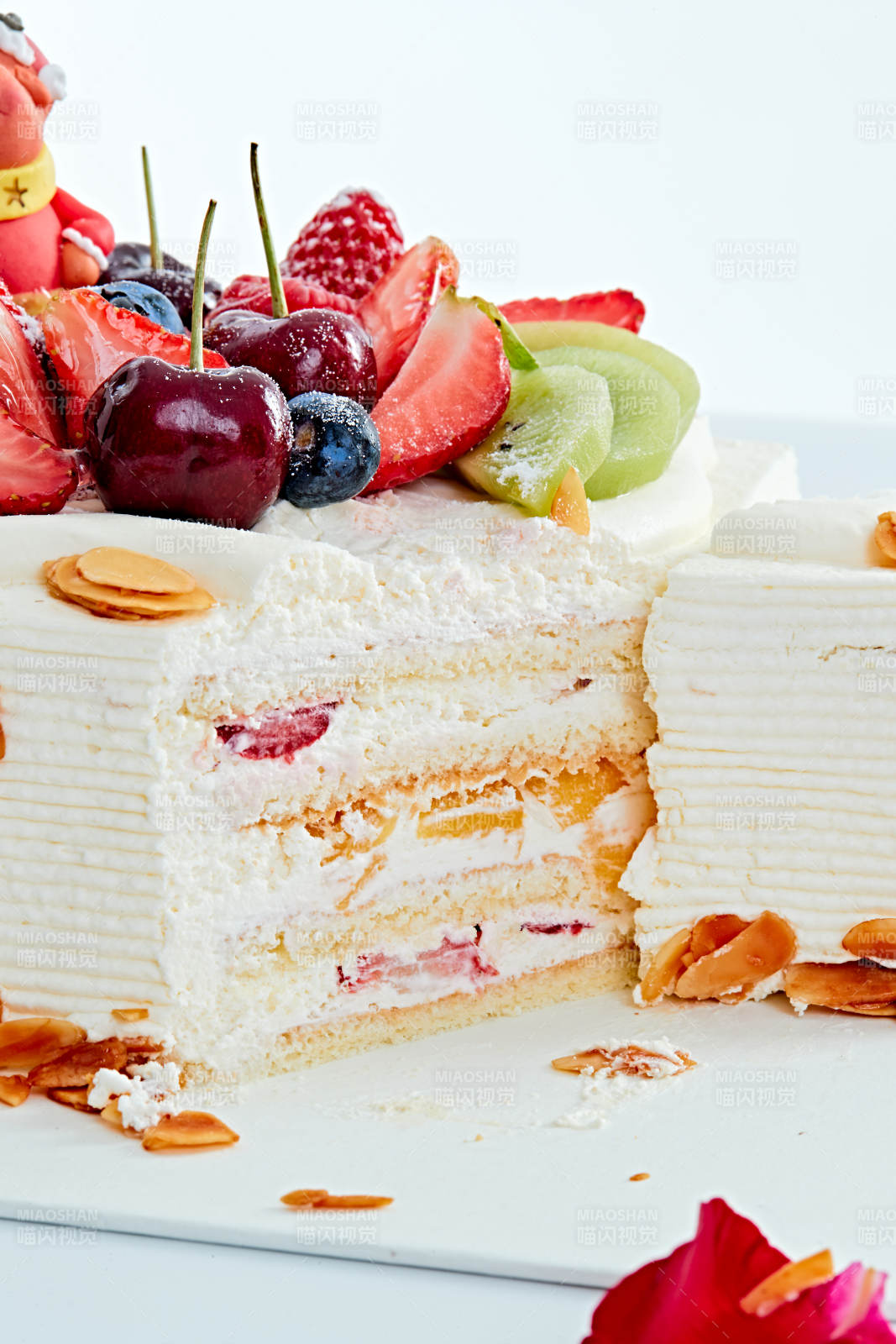 鲜果乳脂奶油芒果夹心奶酪蛋糕图片