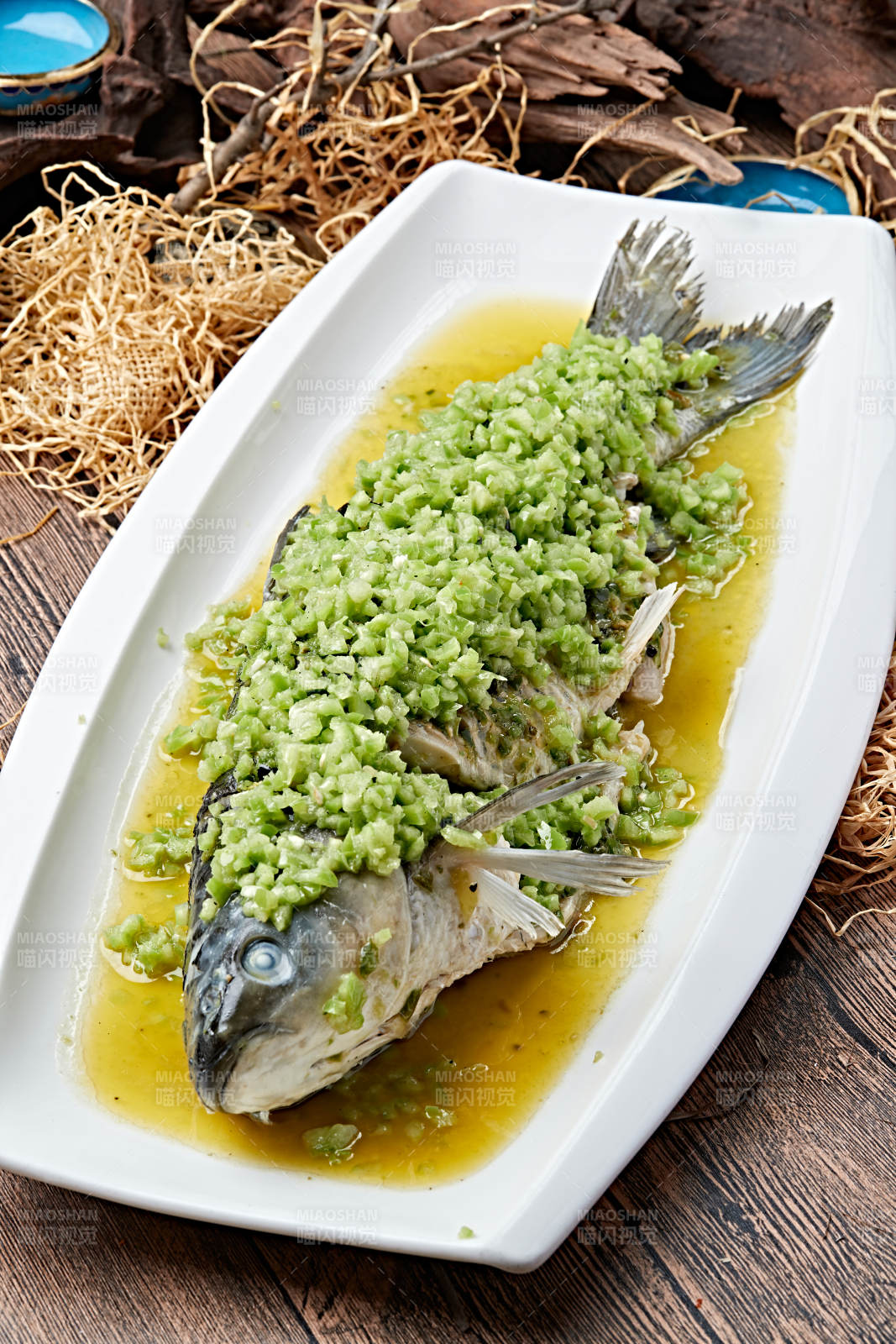 剁椒鲜椒蒸草鱼图片