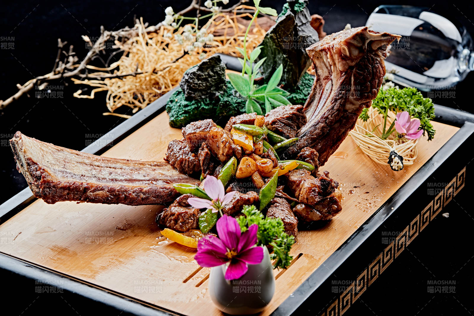 雪橇蒜香猪肋排图片