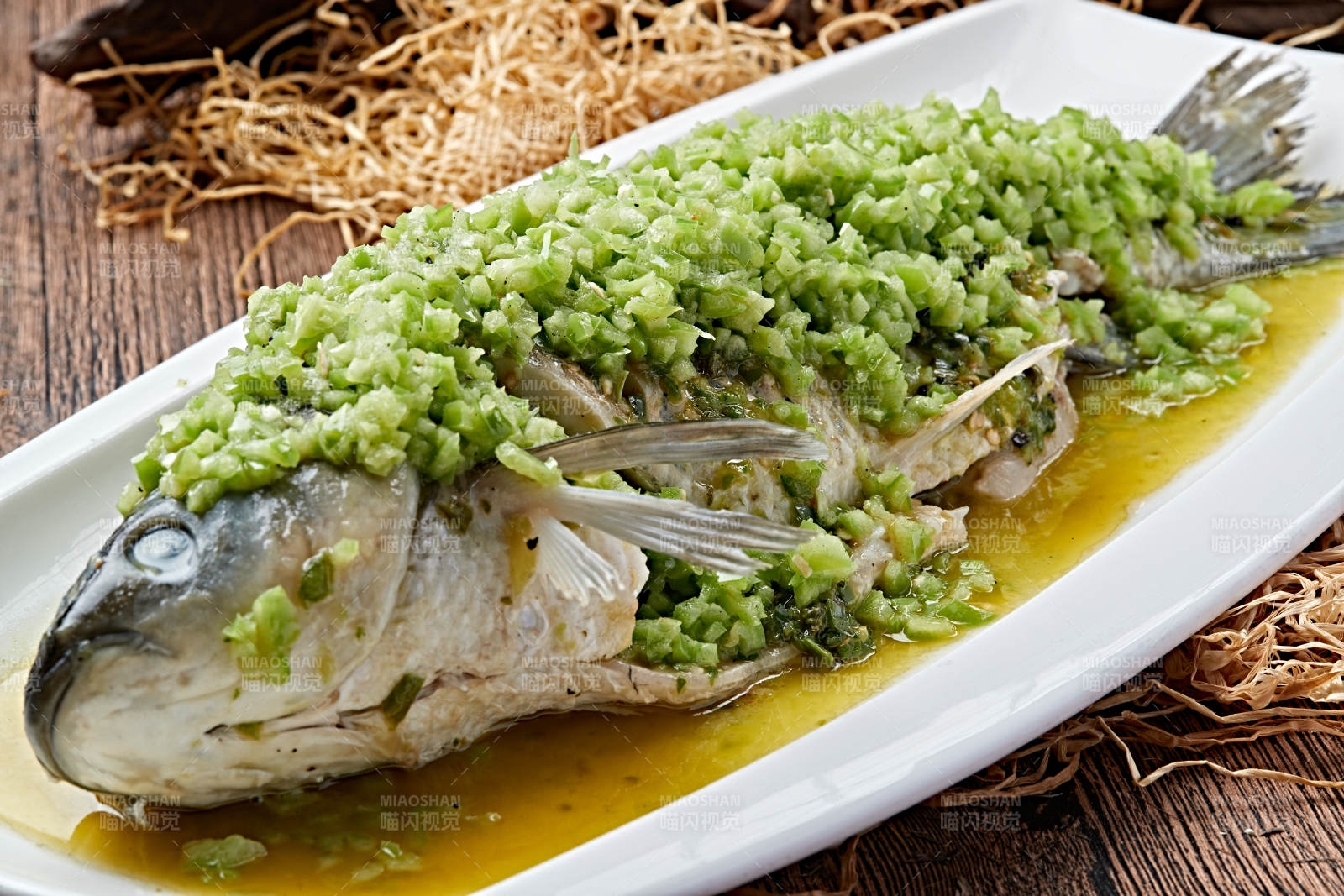 剁椒鲜椒蒸草鱼图片