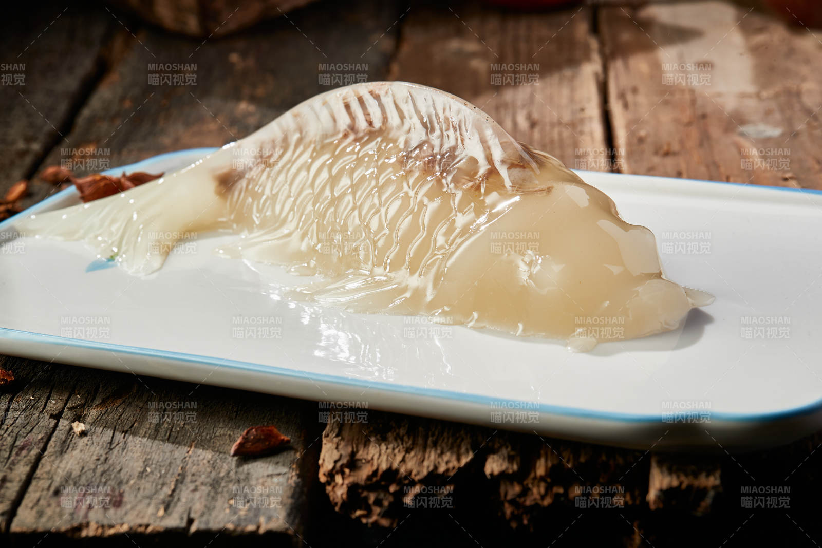 全鱼宴水晶鱼冻图片