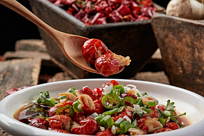 浇汁腌渍龙虾尾图片