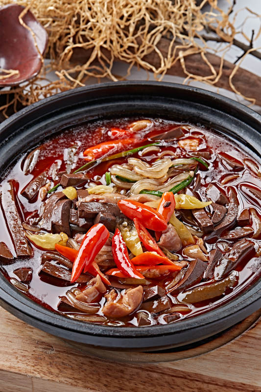 砂锅红油香辣鸭血泡椒肥肠粉丝煲图片