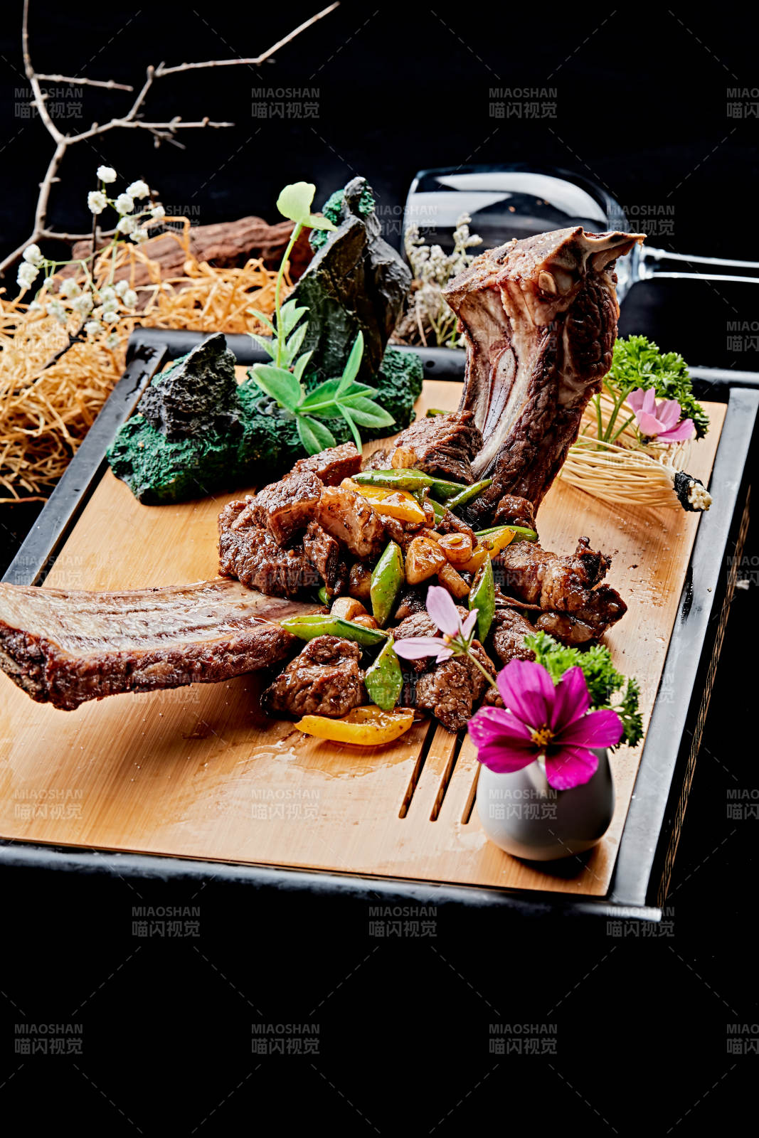 雪橇蒜香猪肋排图片