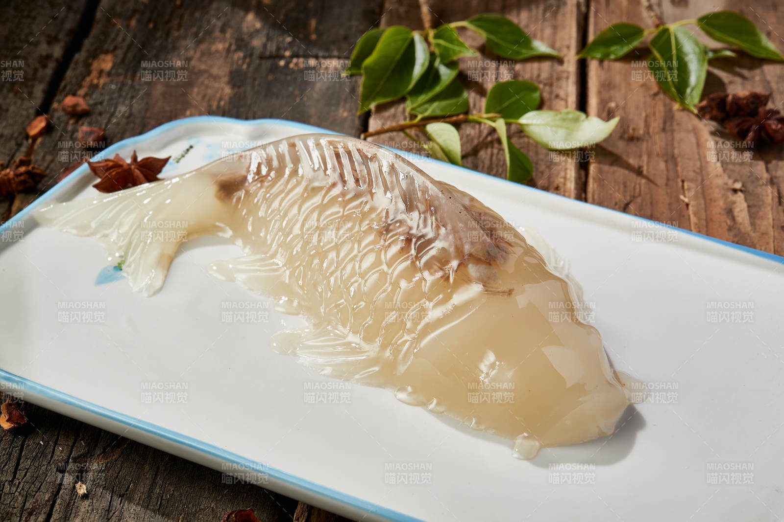 全鱼宴水晶鱼冻图片