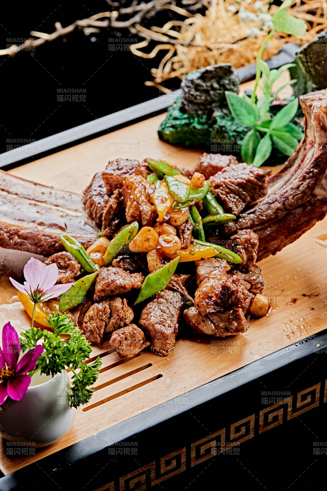 雪橇蒜香猪肋排图片