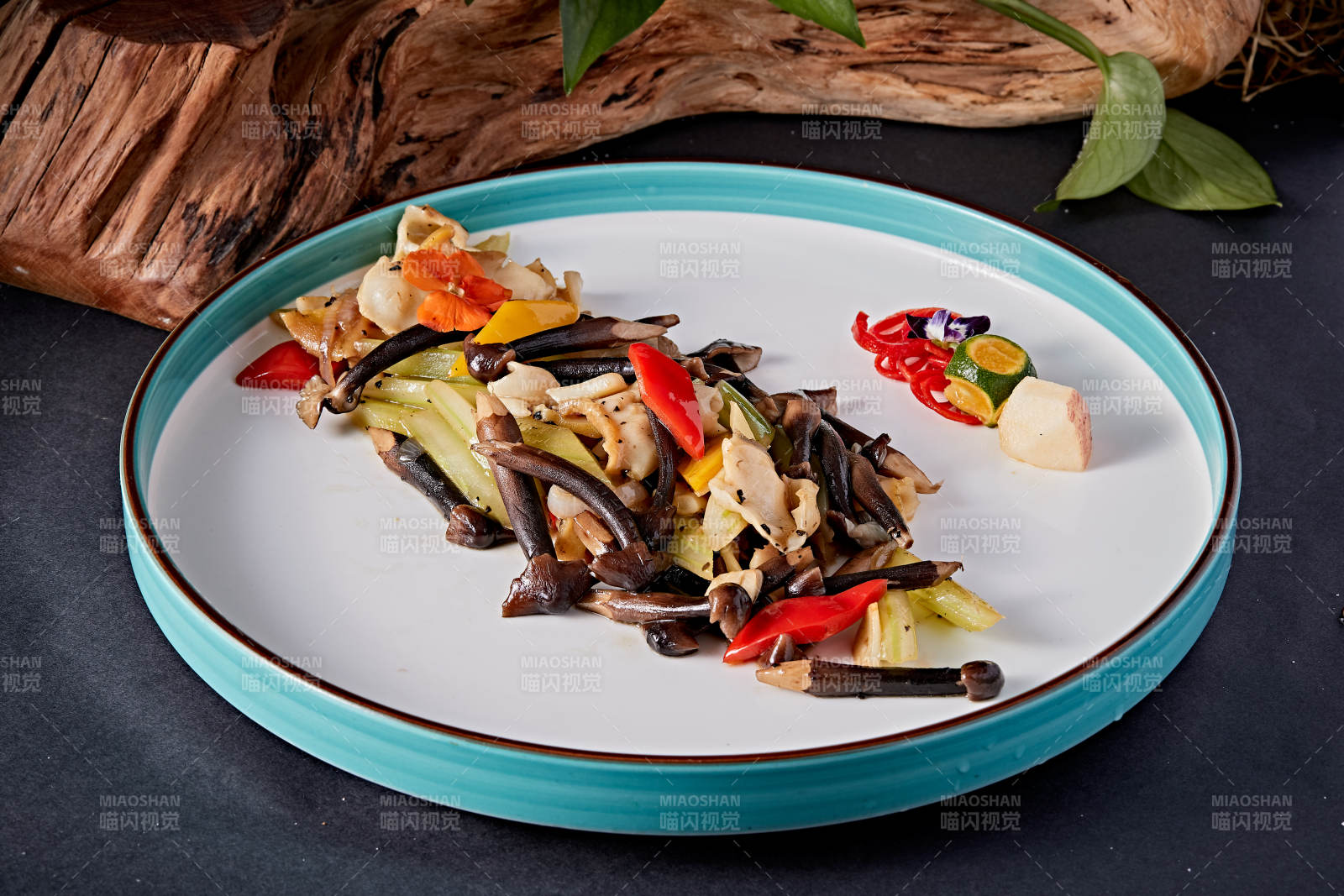 彩椒鸡枞菌炒螺片图片