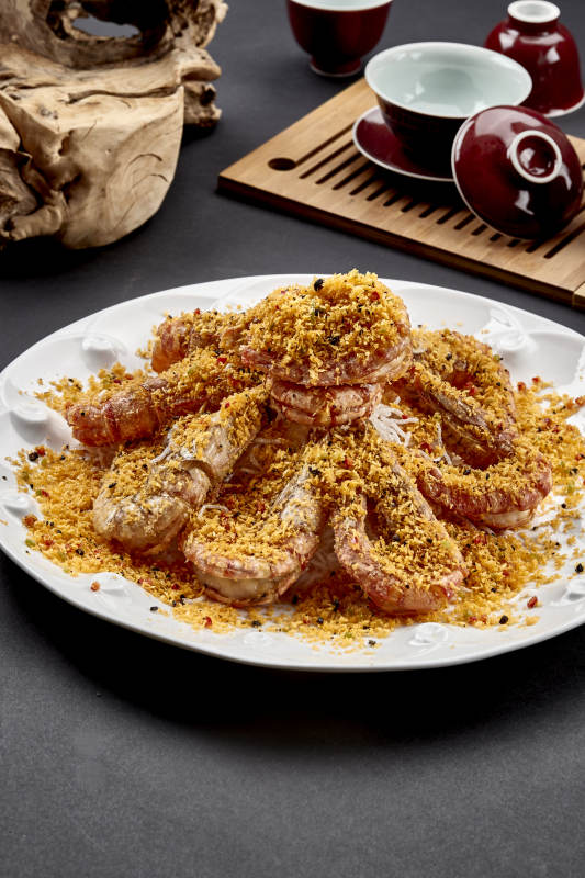 撒粉油炸开背深海大虾图片