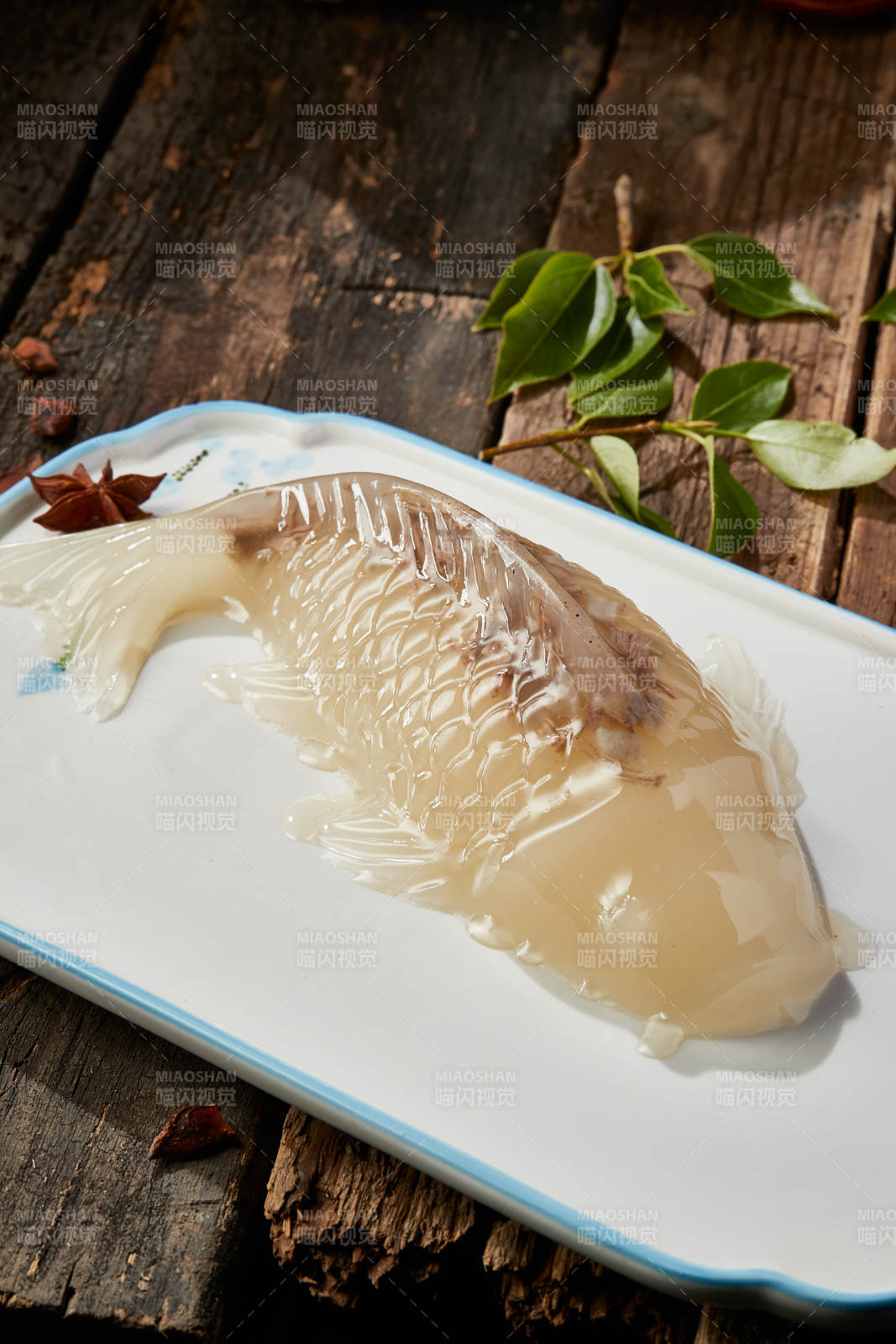 全鱼宴水晶鱼冻图片