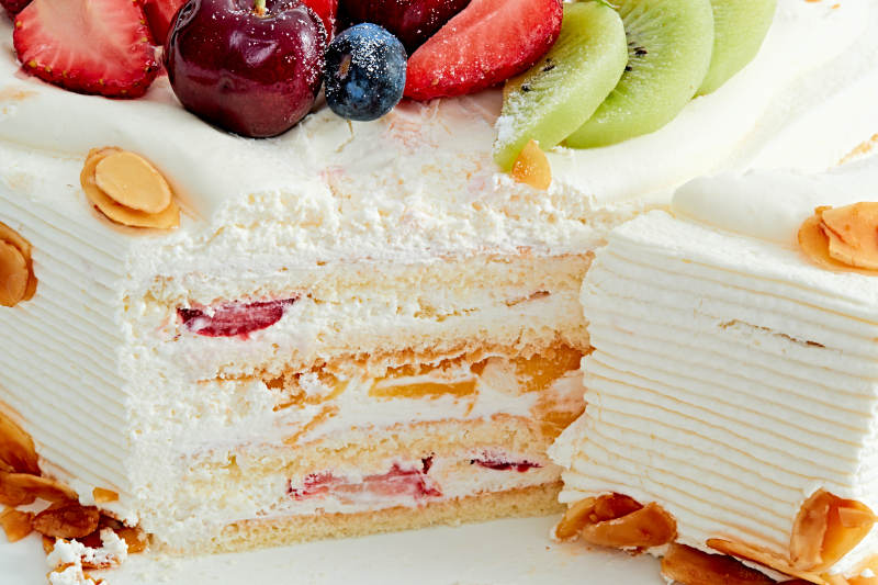 鲜果乳脂奶油芒果夹心奶酪蛋糕图片