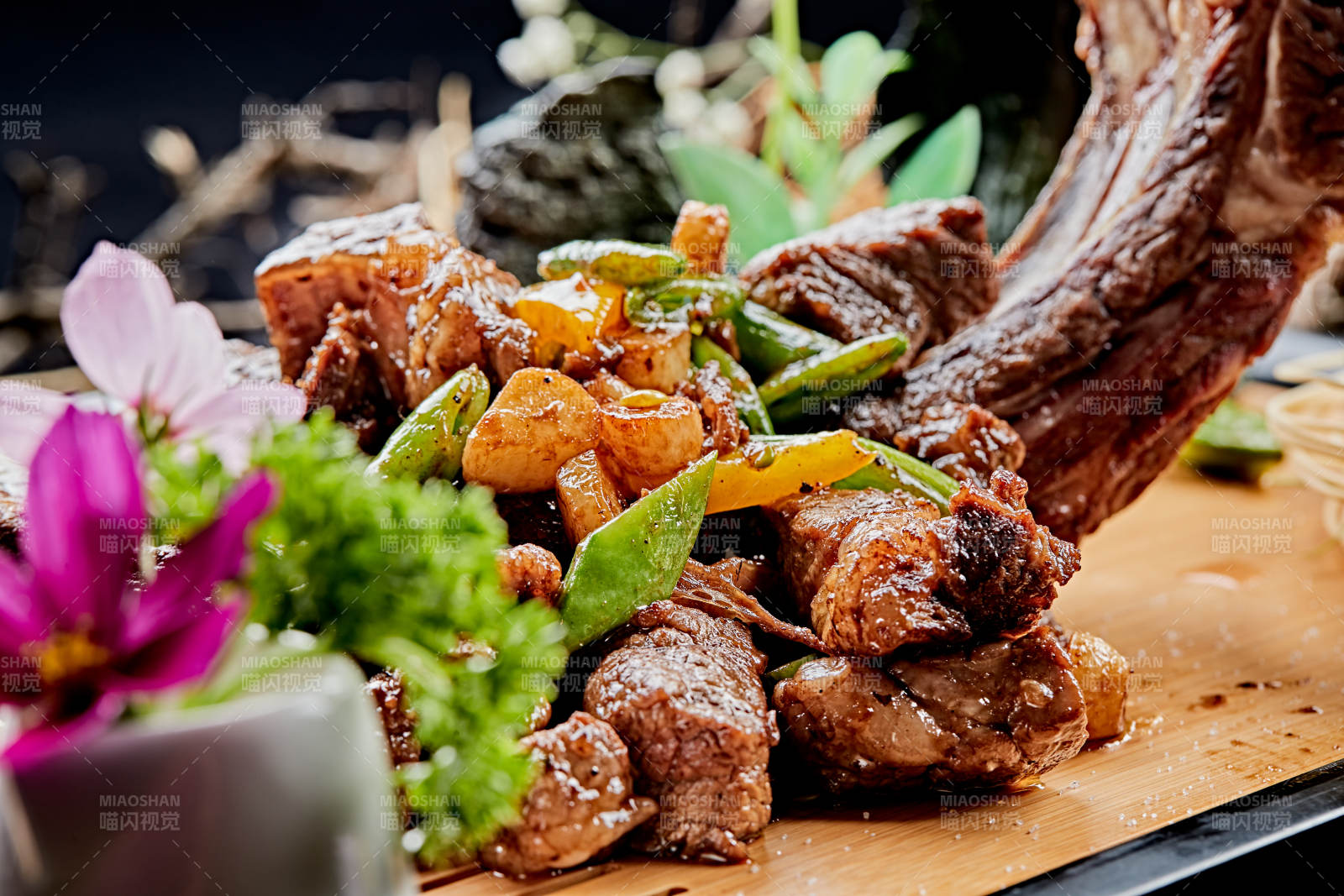 雪橇蒜香猪肋排图片