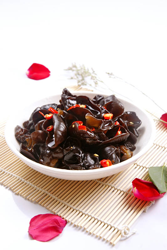 米椒捞汁黑木耳图片