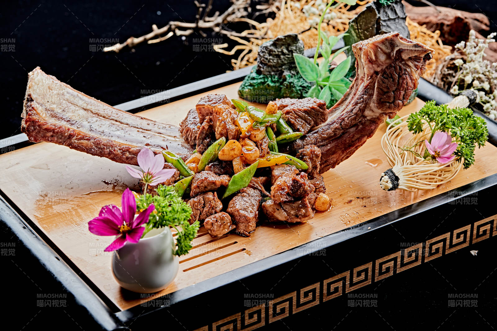 雪橇蒜香猪肋排图片