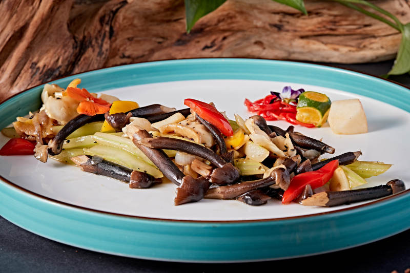 彩椒鸡枞菌炒螺片图片