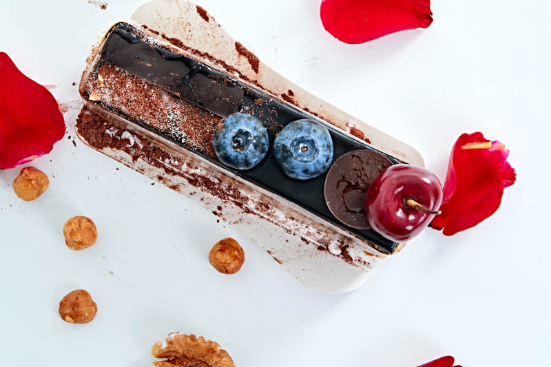 制作精美的法式小甜品蛋糕图片