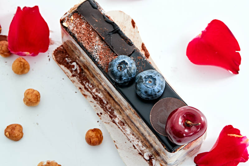 制作精美的法式小甜品蛋糕图片