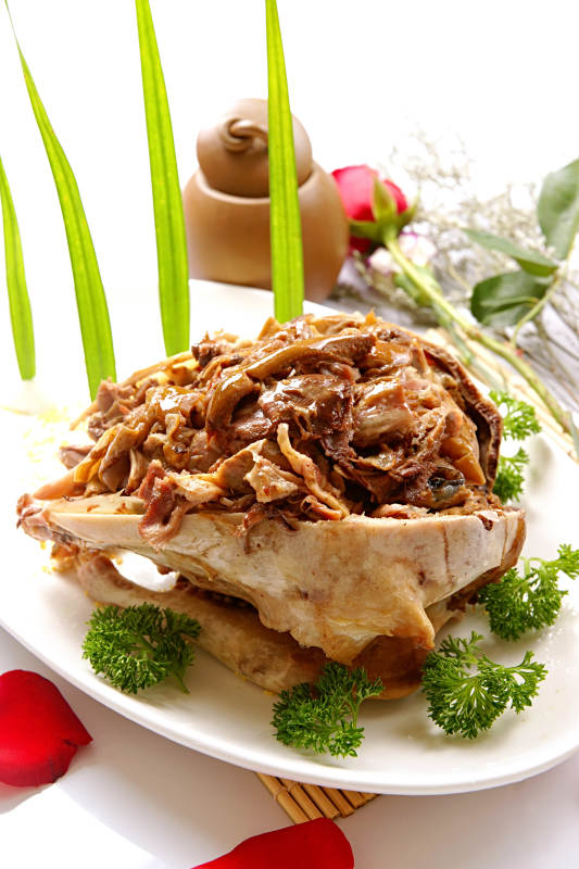 蒜香煮羊头图片