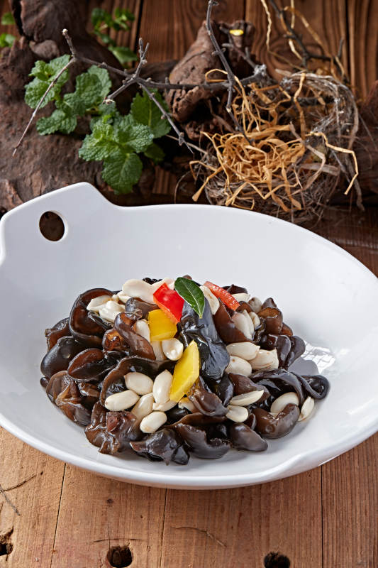 捞汁彩椒果仁黑木耳图片