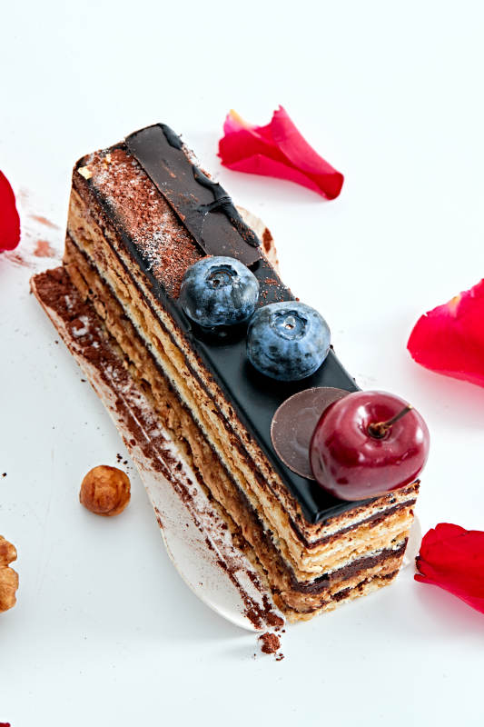 制作精美的法式小甜品蛋糕图片