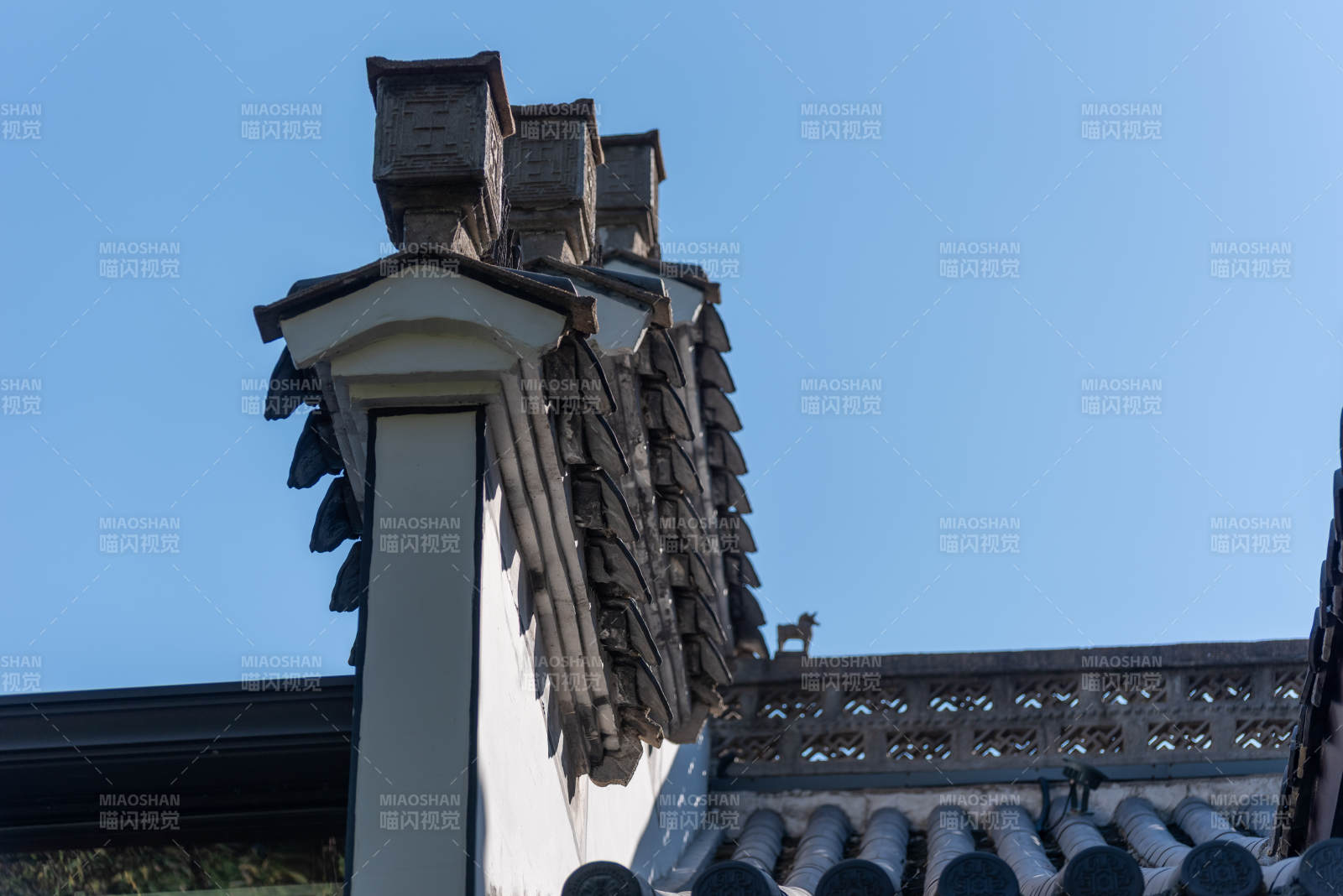 古建筑屋脊特写徽派建筑图片