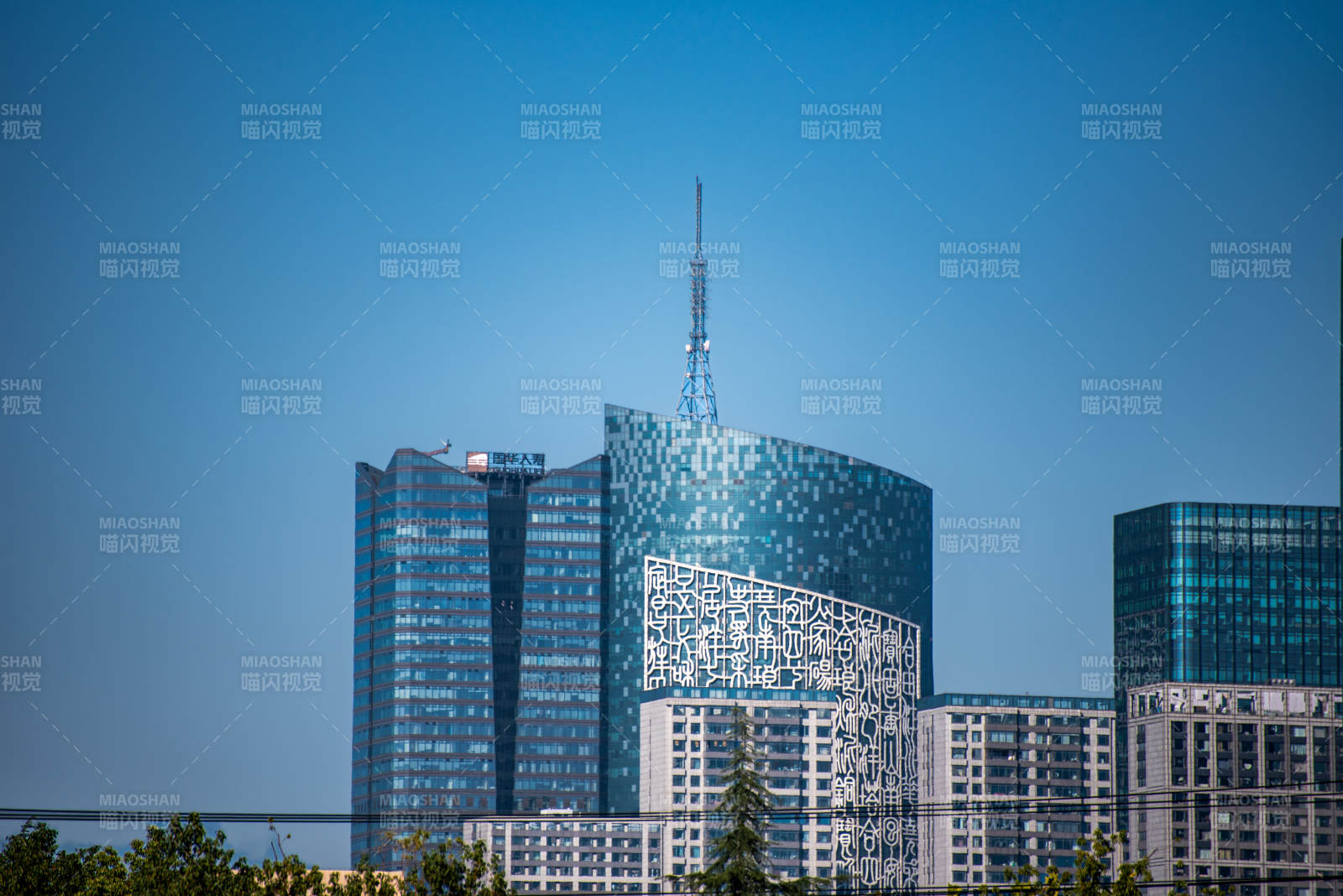 现代都市天际线安徽广电中心图片