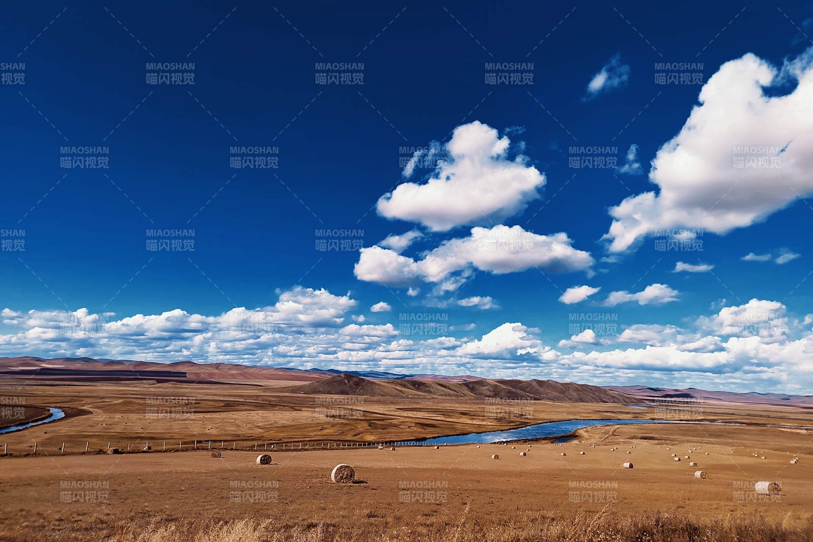 呼伦贝尔草原蓝天白云图片