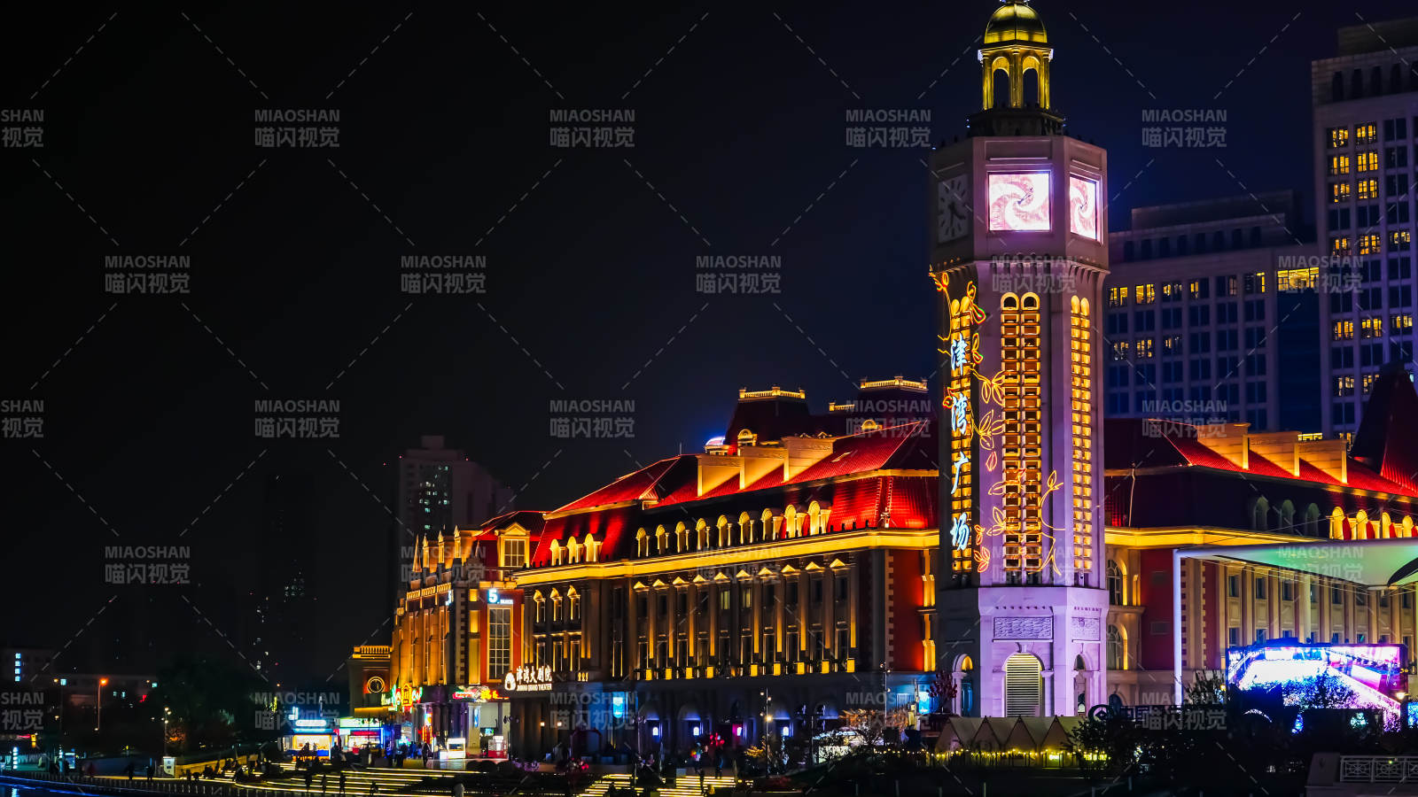 天津夜景钟楼建筑群图片